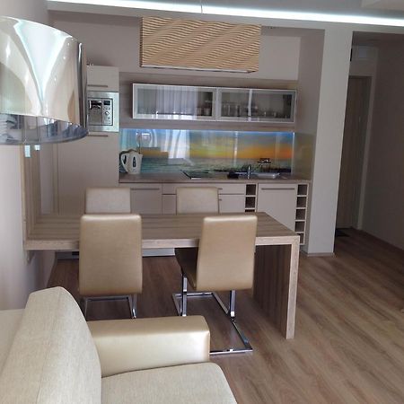 Villa Park Apartman Balatonfured Ruang foto